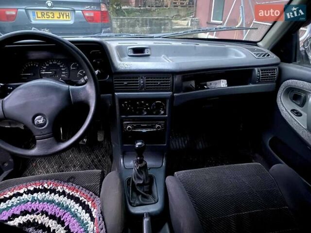Серый Дэу Нексия, объемом двигателя 1.6 л и пробегом 208 тыс. км за 1200 $, фото 5 на Automoto.ua