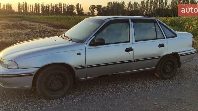 Серый Дэу Нексия, объемом двигателя 1.5 л и пробегом 182 тыс. км за 1450 $, фото 4 на Automoto.ua