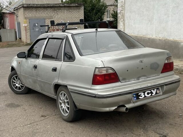 Серый Дэу Нексия, объемом двигателя 1.5 л и пробегом 200 тыс. км за 1334 $, фото 4 на Automoto.ua
