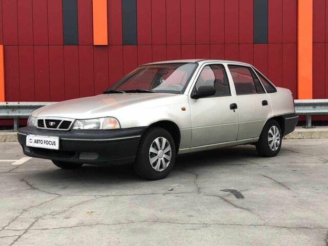 Сірий Деу Нексія, об'ємом двигуна 0 л та пробігом 273 тис. км за 1990 $, фото 3 на Automoto.ua