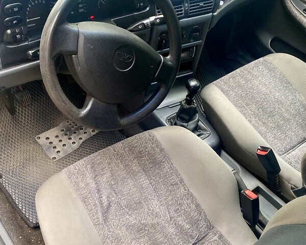 Деу Нексія 2006 у Дніпро (Дніпропетровську) на Automoto.ua Сірий Деу Нексія, об'ємом двигуна 1.5 л та пробігом 200 тис. км за 1700 $, фото 7 на Automoto.ua