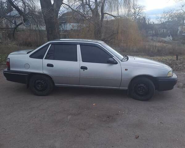 Серый Дэу Нексия, объемом двигателя 1.5 л и пробегом 205 тыс. км за 1600 $, фото 3 на Automoto.ua