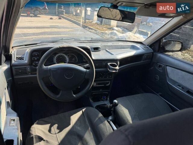 Серый Дэу Нексия, объемом двигателя 1.5 л и пробегом 300 тыс. км за 1010 $, фото 5 на Automoto.ua