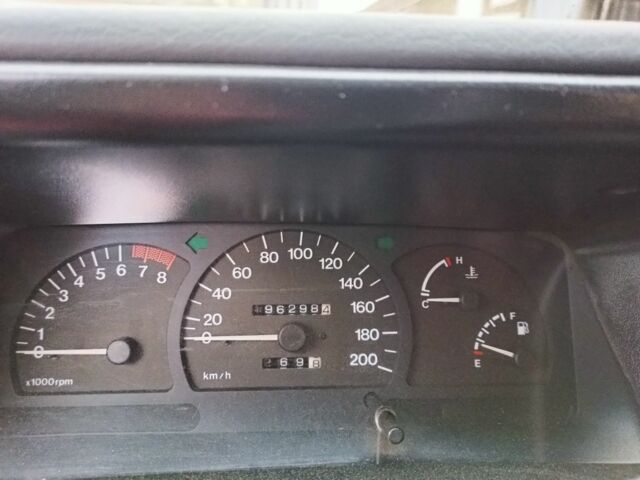 Серый Дэу Нексия, объемом двигателя 1.5 л и пробегом 196 тыс. км за 2000 $, фото 6 на Automoto.ua