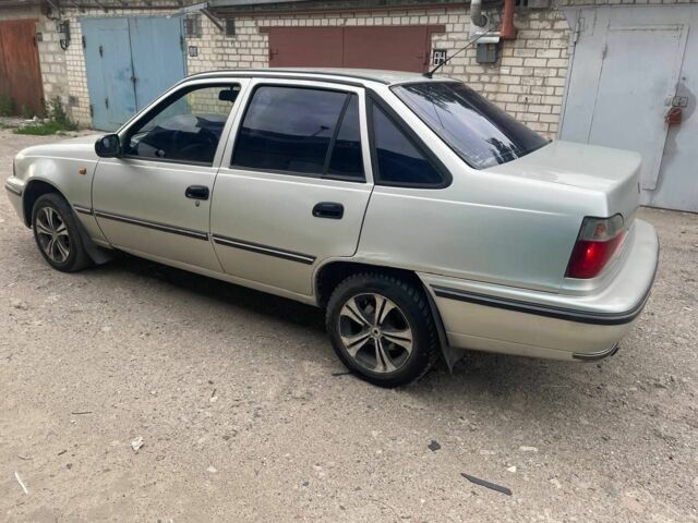 Серый Дэу Нексия, объемом двигателя 1.5 л и пробегом 170 тыс. км за 1240 $, фото 4 на Automoto.ua