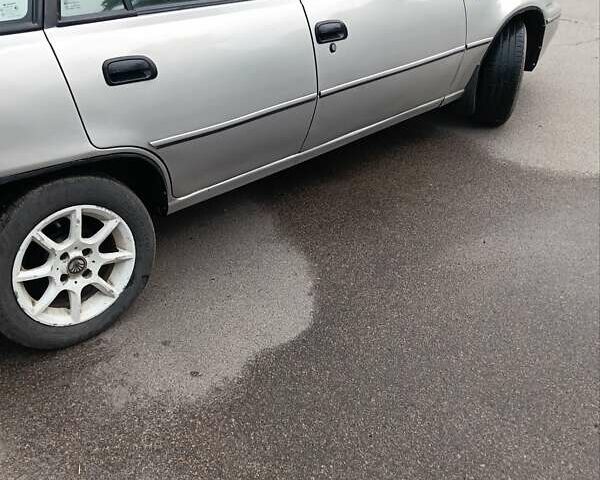 Серый Дэу Нексия, объемом двигателя 1.5 л и пробегом 290 тыс. км за 1800 $, фото 5 на Automoto.ua