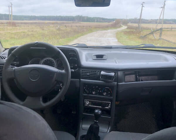 Серый Дэу Нексия, объемом двигателя 1.5 л и пробегом 30 тыс. км за 1400 $, фото 1 на Automoto.ua