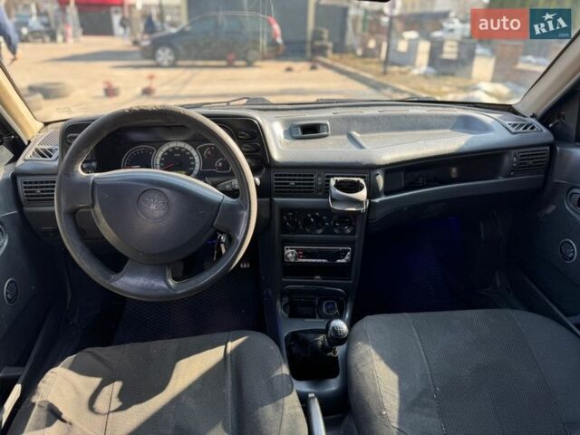 Серый Дэу Нексия, объемом двигателя 1.5 л и пробегом 300 тыс. км за 1010 $, фото 6 на Automoto.ua