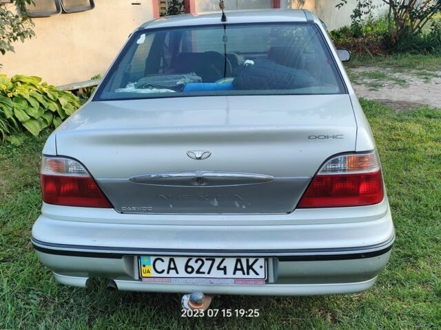 Серый Дэу Нексия, объемом двигателя 0.15 л и пробегом 210 тыс. км за 1200 $, фото 2 на Automoto.ua