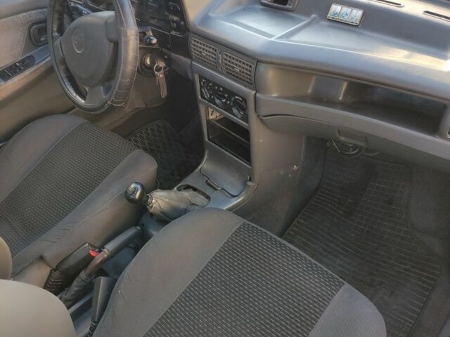 Деу Нексія 2007 у Синельниковом на Automoto.ua Сірий Деу Нексія, об'ємом двигуна 1.5 л та пробігом 1 тис. км за 1595 $, фото 11 на Automoto.ua