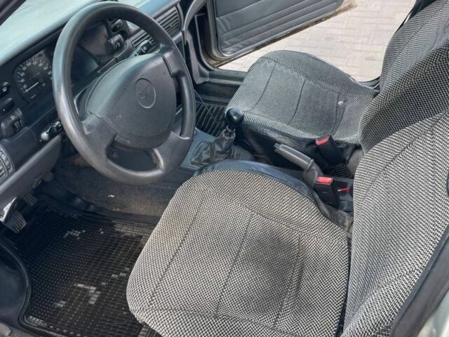Сірий Деу Нексія, об'ємом двигуна 1.5 л та пробігом 142 тис. км за 1400 $, фото 6 на Automoto.ua