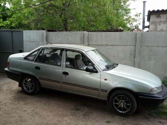 Сірий Деу Нексія, об'ємом двигуна 1.5 л та пробігом 155 тис. км за 2800 $, фото 1 на Automoto.ua