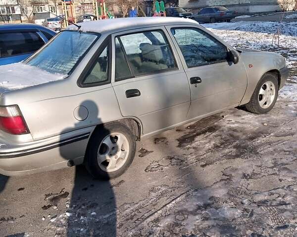 Серый Дэу Нексия, объемом двигателя 1.5 л и пробегом 250 тыс. км за 1250 $, фото 5 на Automoto.ua