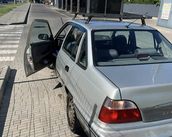 Сірий Деу Нексія, об'ємом двигуна 1.5 л та пробігом 130 тис. км за 2300 $, фото 4 на Automoto.ua