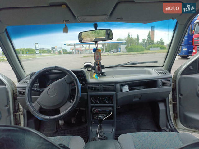 Серый Дэу Нексия, объемом двигателя 1.5 л и пробегом 248 тыс. км за 1800 $, фото 6 на Automoto.ua