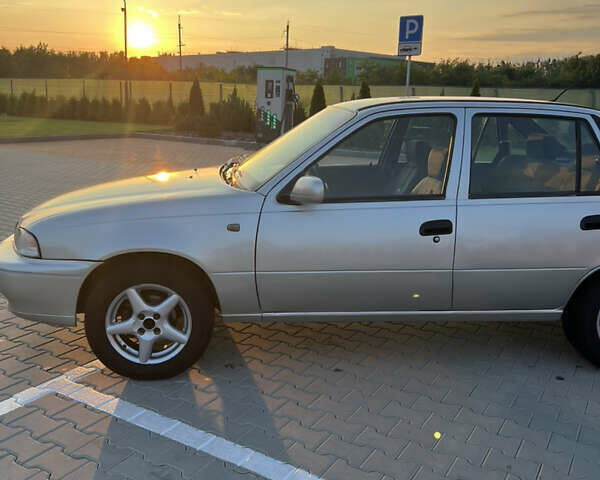 Сірий Деу Нексія, об'ємом двигуна 1.5 л та пробігом 300 тис. км за 1850 $, фото 12 на Automoto.ua