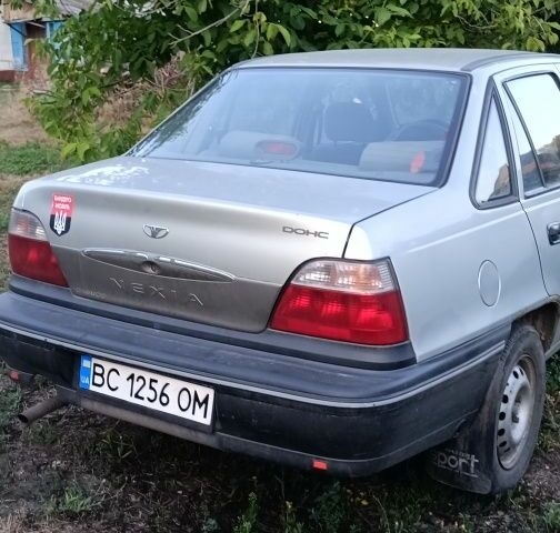 Серый Дэу Нексия, объемом двигателя 1.5 л и пробегом 335 тыс. км за 1194 $, фото 2 на Automoto.ua