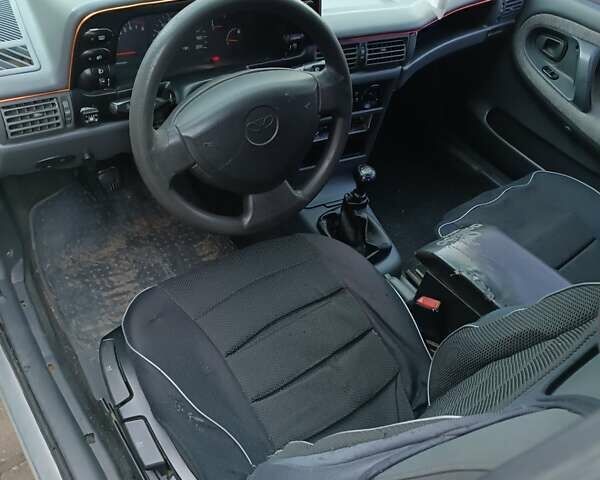 Дэу Нексия 2007 в Малой Виске на Automoto.ua Серый Дэу Нексия, объемом двигателя 1.5 л и пробегом 339 тыс. км за 1600 $, фото 3 на Automoto.ua