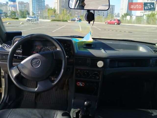 Серый Дэу Нексия, объемом двигателя 1.5 л и пробегом 182 тыс. км за 2550 $, фото 3 на Automoto.ua