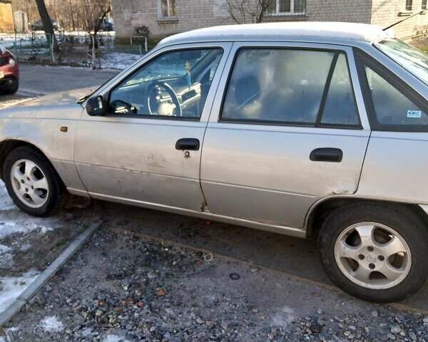 Серый Дэу Нексия, объемом двигателя 1.5 л и пробегом 250 тыс. км за 1250 $, фото 3 на Automoto.ua