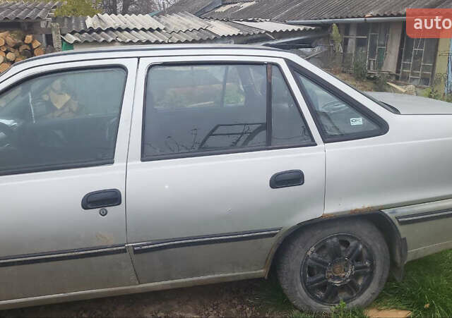 Сірий Деу Нексія, об'ємом двигуна 1.6 л та пробігом 178 тис. км за 750 $, фото 2 на Automoto.ua