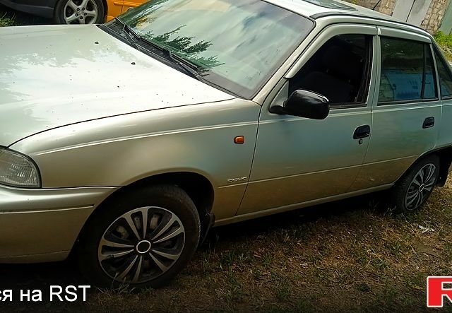 Серый Дэу Нексия, объемом двигателя 1.5 л и пробегом 200 тыс. км за 2200 $, фото 2 на Automoto.ua