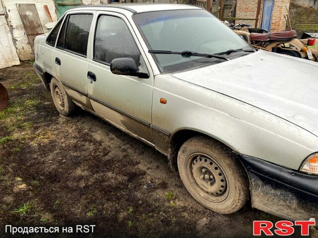 Серый Дэу Нексия, объемом двигателя 1.5 л и пробегом 350 тыс. км за 600 $, фото 4 на Automoto.ua