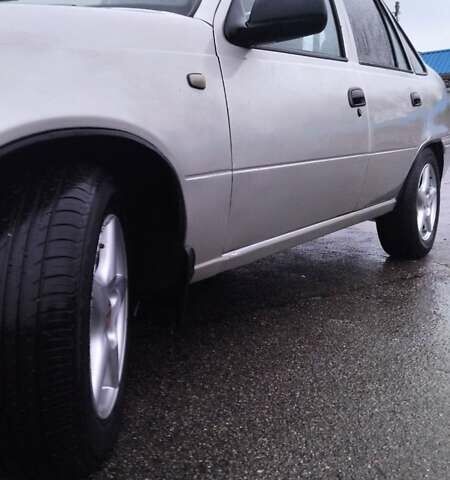 Сірий Деу Нексія, об'ємом двигуна 1.5 л та пробігом 334 тис. км за 2100 $, фото 4 на Automoto.ua