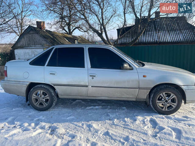 Серый Дэу Нексия, объемом двигателя 1.5 л и пробегом 230 тыс. км за 1800 $, фото 1 на Automoto.ua