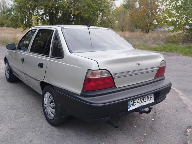 Сірий Деу Нексія, об'ємом двигуна 1.5 л та пробігом 280 тис. км за 1000 $, фото 4 на Automoto.ua