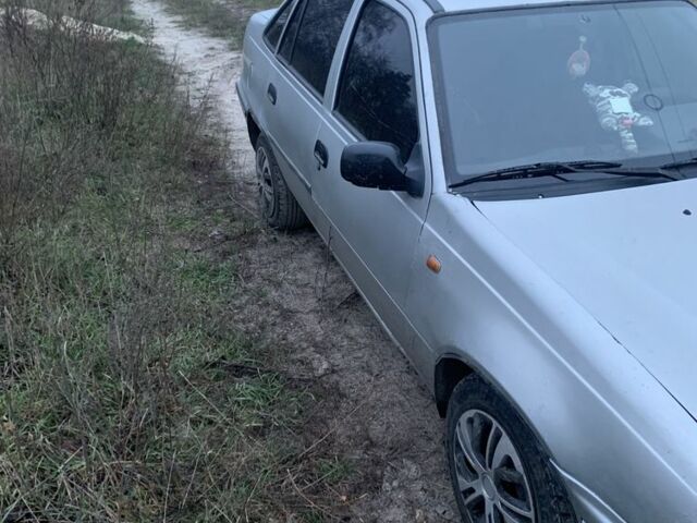 Серый Дэу Нексия, объемом двигателя 1.5 л и пробегом 200 тыс. км за 1118 $, фото 2 на Automoto.ua