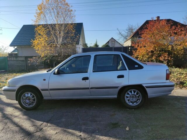 Деу Нексія 2007 у Синельниковом на Automoto.ua Сірий Деу Нексія, об'ємом двигуна 1.5 л та пробігом 1 тис. км за 1595 $, фото 1 на Automoto.ua