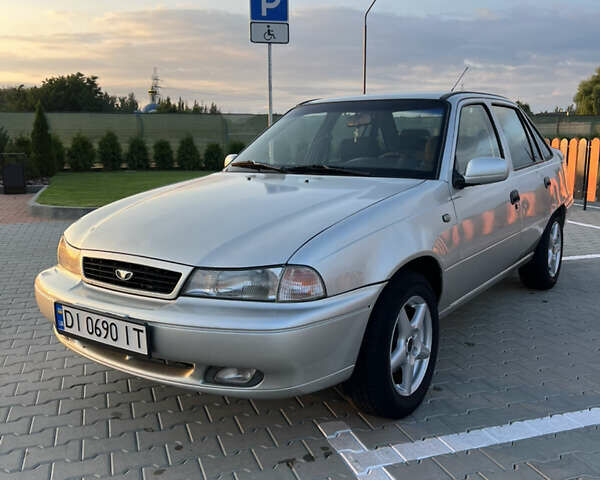 Сірий Деу Нексія, об'ємом двигуна 1.5 л та пробігом 300 тис. км за 1850 $, фото 1 на Automoto.ua