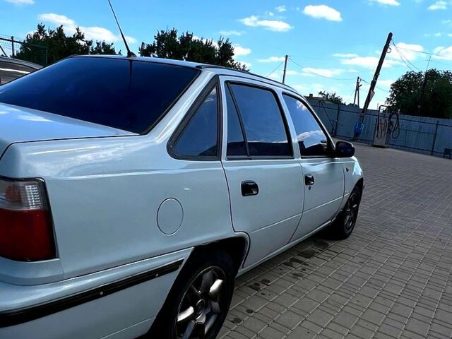 Сірий Деу Нексія, об'ємом двигуна 1.5 л та пробігом 330 тис. км за 1500 $, фото 2 на Automoto.ua