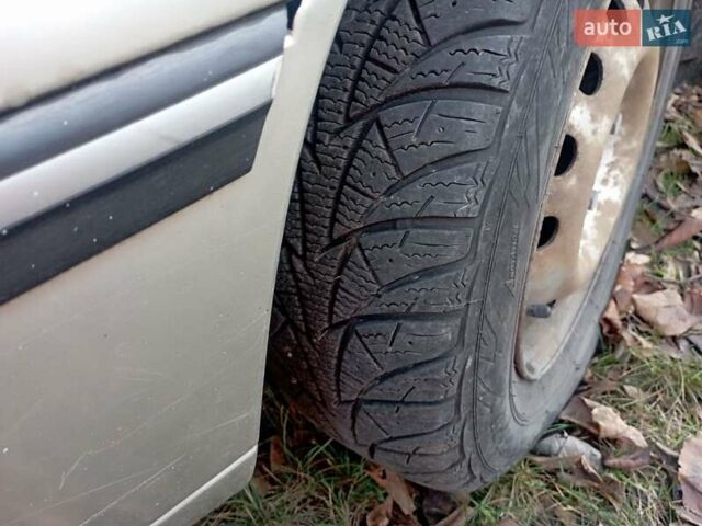 Сірий Деу Нексія, об'ємом двигуна 1.6 л та пробігом 136 тис. км за 709 $, фото 2 на Automoto.ua