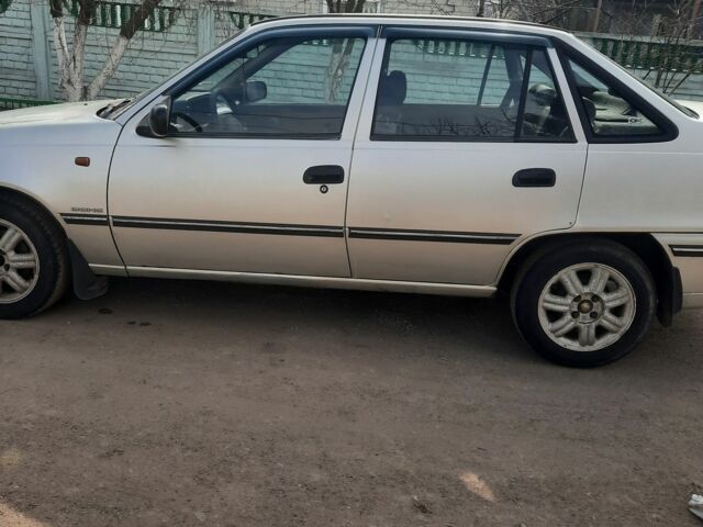 Дэу Нексия 2007 в Днепре (Днепропетровске) на Automoto.ua Серый Дэу Нексия, объемом двигателя 1.5 л и пробегом 200 тыс. км за 1950 $, фото 4 на Automoto.ua
