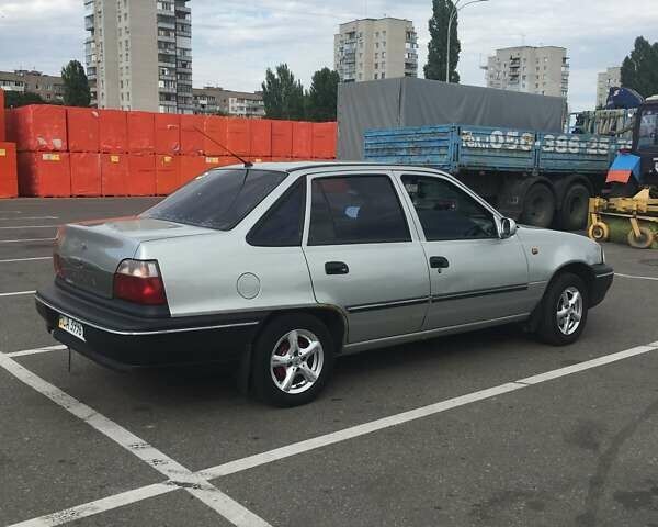 Серый Дэу Нексия, объемом двигателя 1.5 л и пробегом 350 тыс. км за 1600 $, фото 3 на Automoto.ua