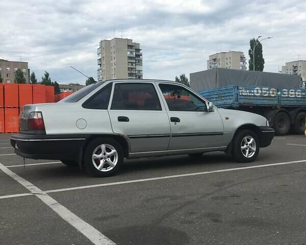 Серый Дэу Нексия, объемом двигателя 1.5 л и пробегом 350 тыс. км за 1600 $, фото 5 на Automoto.ua