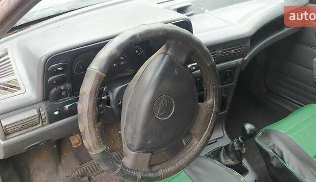 Серый Дэу Нексия, объемом двигателя 1.5 л и пробегом 334 тыс. км за 333 $, фото 16 на Automoto.ua