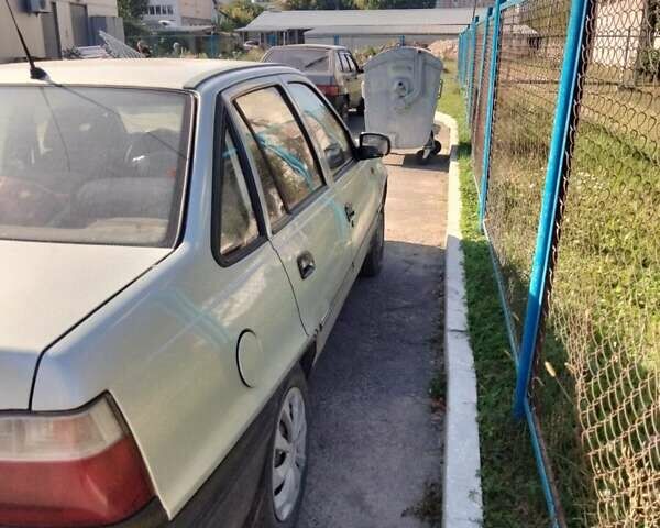 Серый Дэу Нексия, объемом двигателя 1.5 л и пробегом 300 тыс. км за 1150 $, фото 10 на Automoto.ua