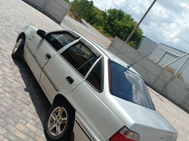 Серый Дэу Нексия, объемом двигателя 1.5 л и пробегом 300 тыс. км за 1200 $, фото 4 на Automoto.ua