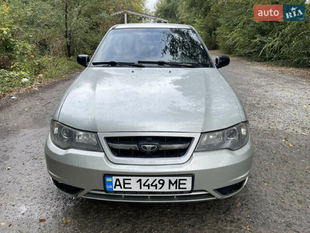 Сірий Деу Нексія, об'ємом двигуна 1.5 л та пробігом 221 тис. км за 2100 $, фото 1 на Automoto.ua