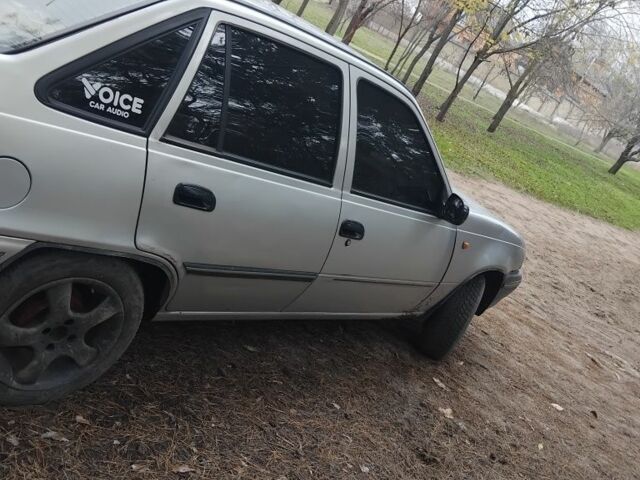 Серый Дэу Нексия, объемом двигателя 0 л и пробегом 400 тыс. км за 1400 $, фото 4 на Automoto.ua