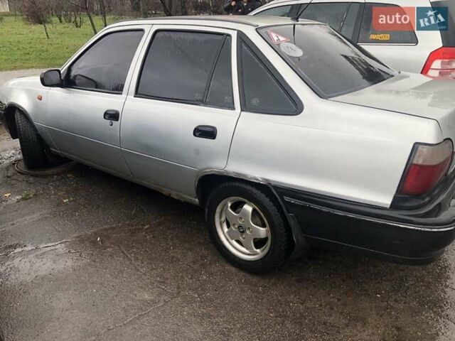 Серый Дэу Нексия, объемом двигателя 1.5 л и пробегом 208 тыс. км за 1700 $, фото 2 на Automoto.ua