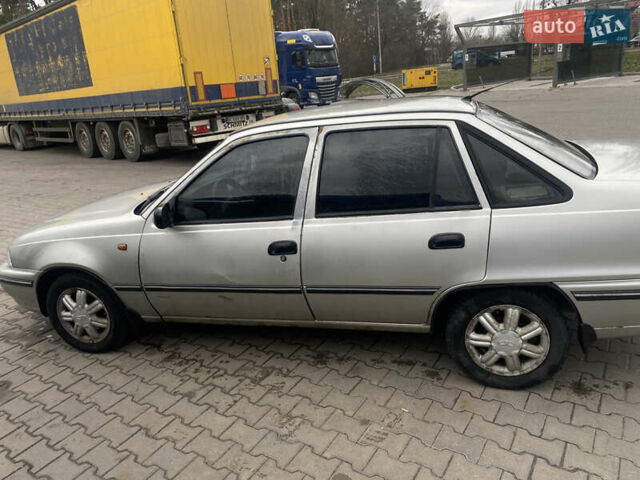 Серый Дэу Нексия, объемом двигателя 1.5 л и пробегом 300 тыс. км за 1800 $, фото 3 на Automoto.ua