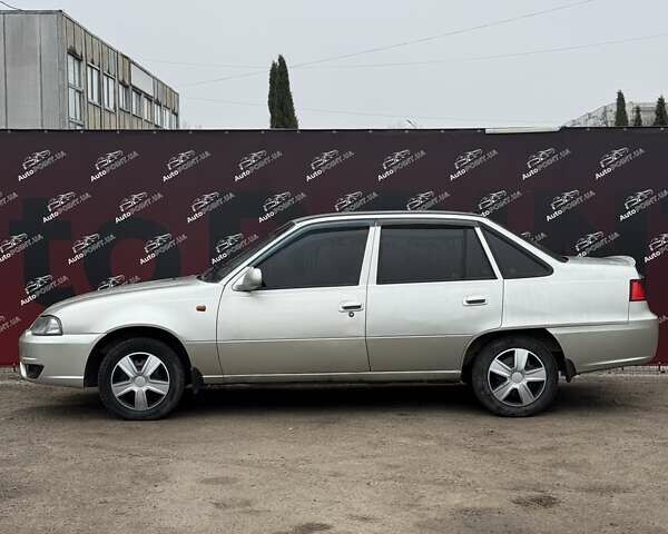 Сірий Деу Нексія, об'ємом двигуна 1.5 л та пробігом 141 тис. км за 2500 $, фото 4 на Automoto.ua