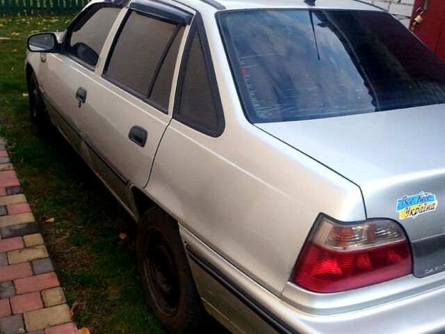 Серый Дэу Нексия, объемом двигателя 1.5 л и пробегом 327 тыс. км за 950 $, фото 2 на Automoto.ua