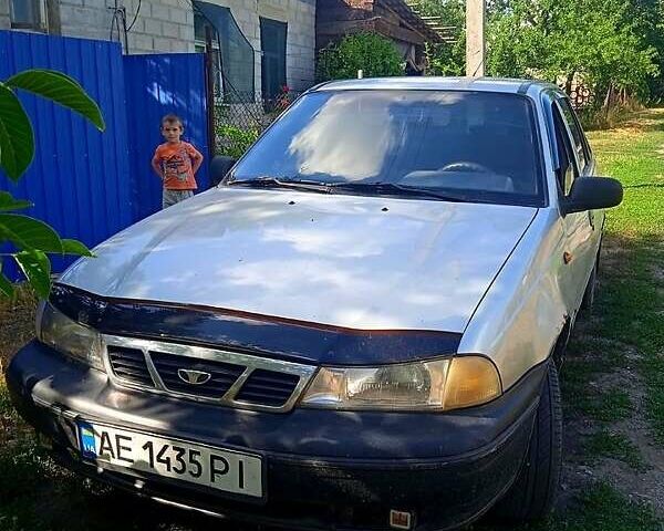 Сірий Деу Нексія, об'ємом двигуна 1.5 л та пробігом 230 тис. км за 2000 $, фото 1 на Automoto.ua