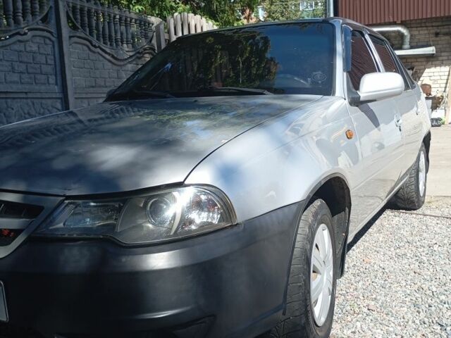 Серый Дэу Нексия, объемом двигателя 1.5 л и пробегом 310 тыс. км за 2500 $, фото 2 на Automoto.ua