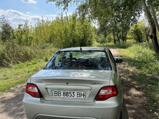 Сірий Деу Нексія, об'ємом двигуна 1.5 л та пробігом 1000 тис. км за 870 $, фото 2 на Automoto.ua
